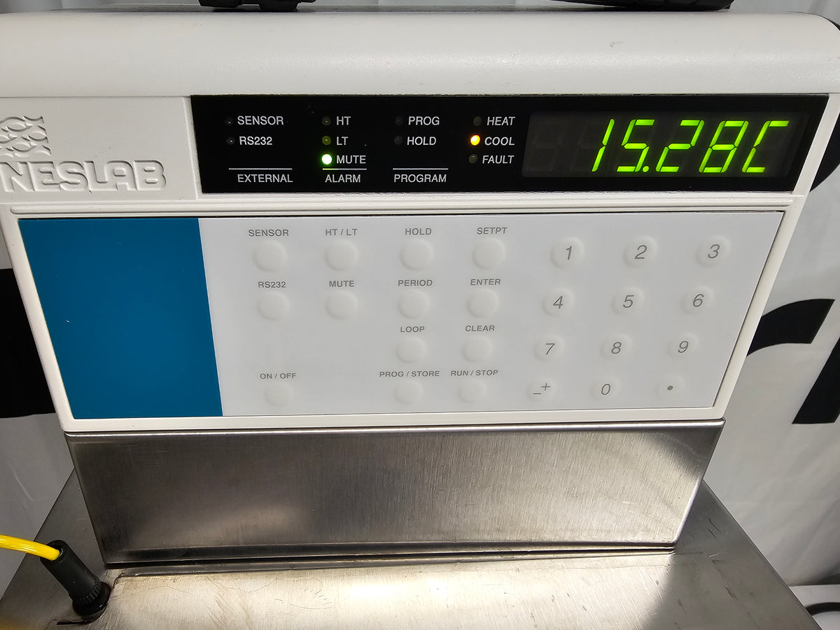 Neslab Instuments RTE-221 Digital Recirculating Lab Chiller Heated Wat ...
