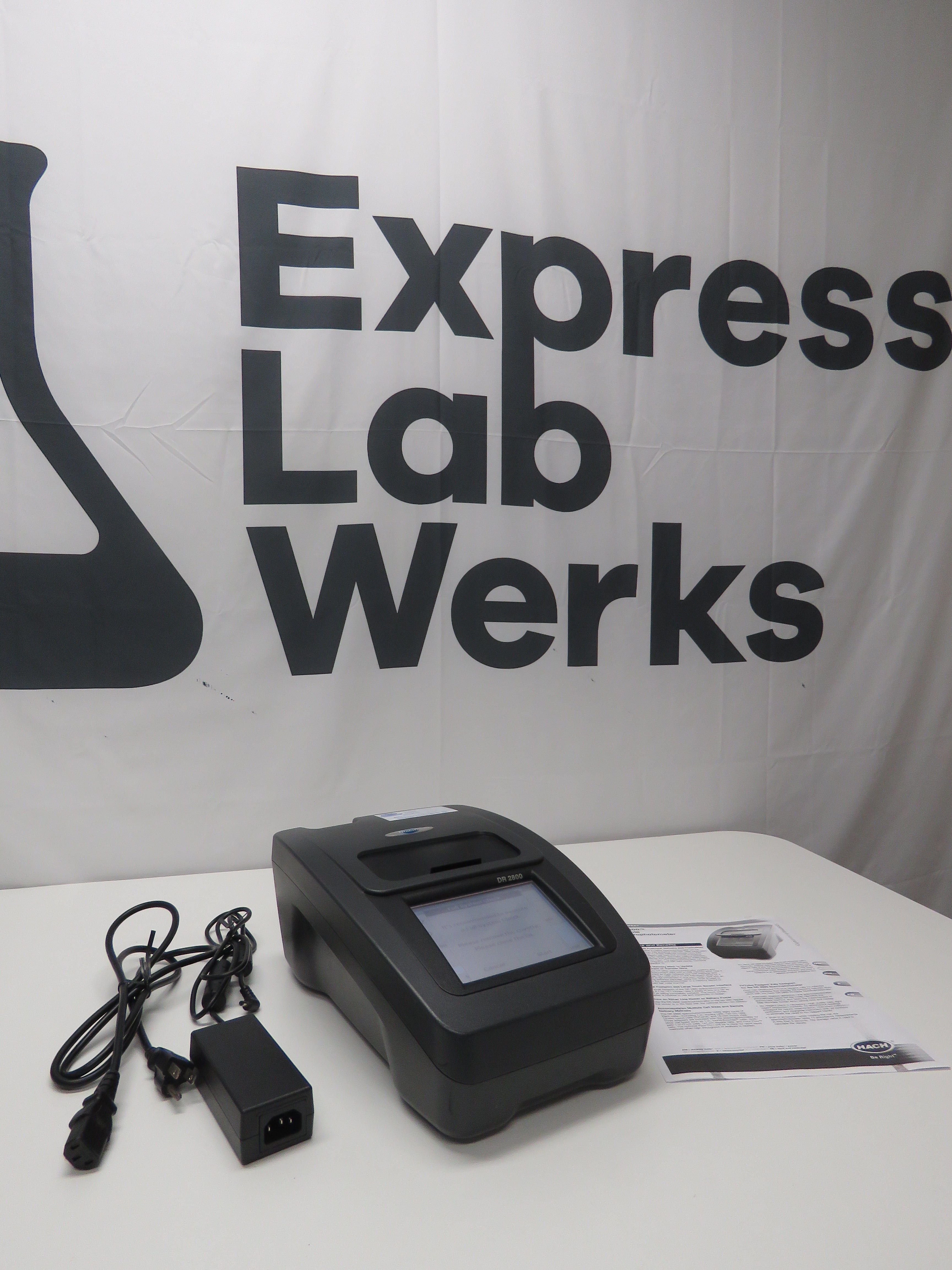 2014 Hach DR 2800 Portable Spectrophotometer with Power Supply ...