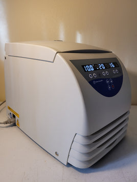 Fisher Scientific accuSpin Micro 17R centrifuge w/ 24 place rotor - Good condition.