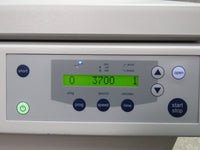 Eppendorf 5804 Centrifuge w/ A-4-44 rotor, 2 buckets