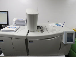 Perkin Elmer Clarus 500 GCMS with computer