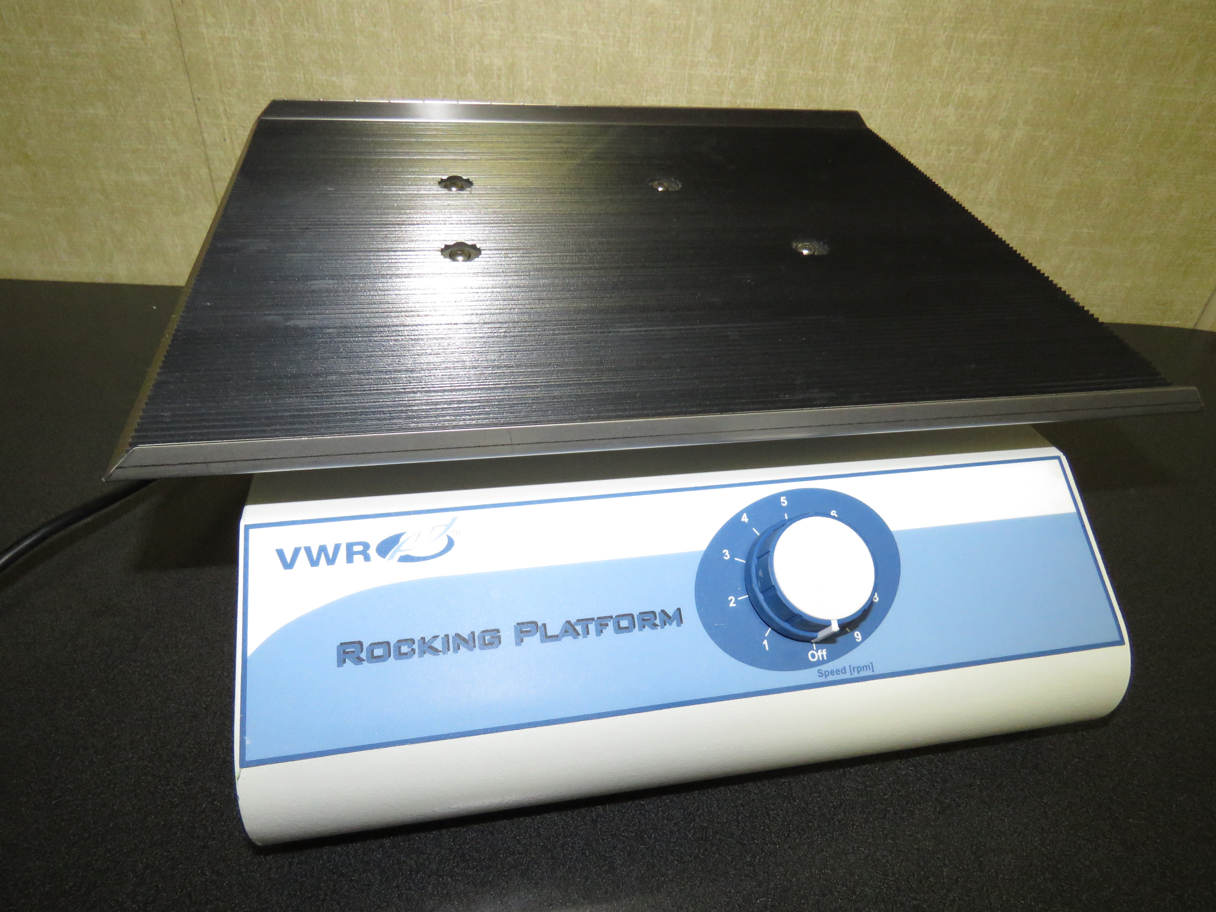 VWR Rocking Platform Model 100 - Fully Adjustable Wave Effect Shaker E ...