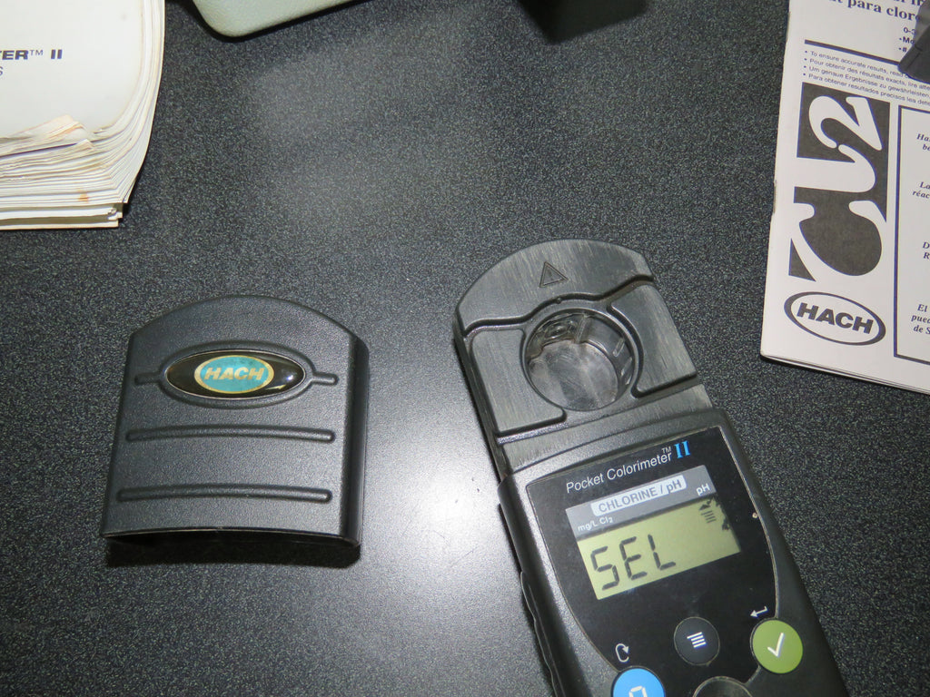 Hach Pocket Colorimeter II Cl2 pH 50700-12 with Total Chlorine Test Ki ...