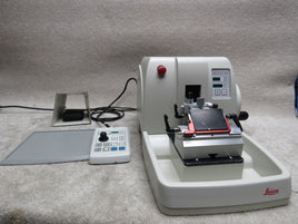2010 Leica RM2255 Fully Automated Rotary Microtome w/ Remote control & Foot Pedal